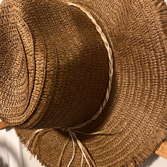 Summer hat 👒 - Picture 2 of 4